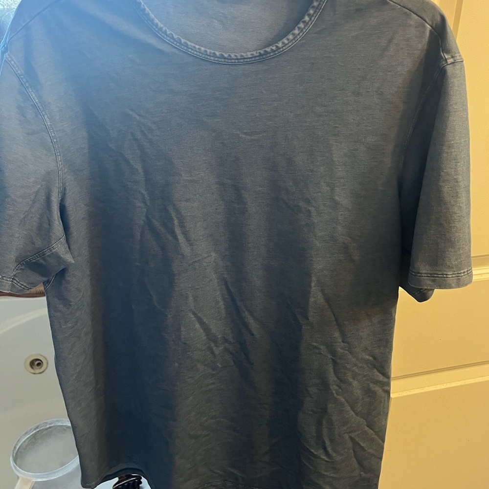 lululemon athletica Men's Charcoal Tee